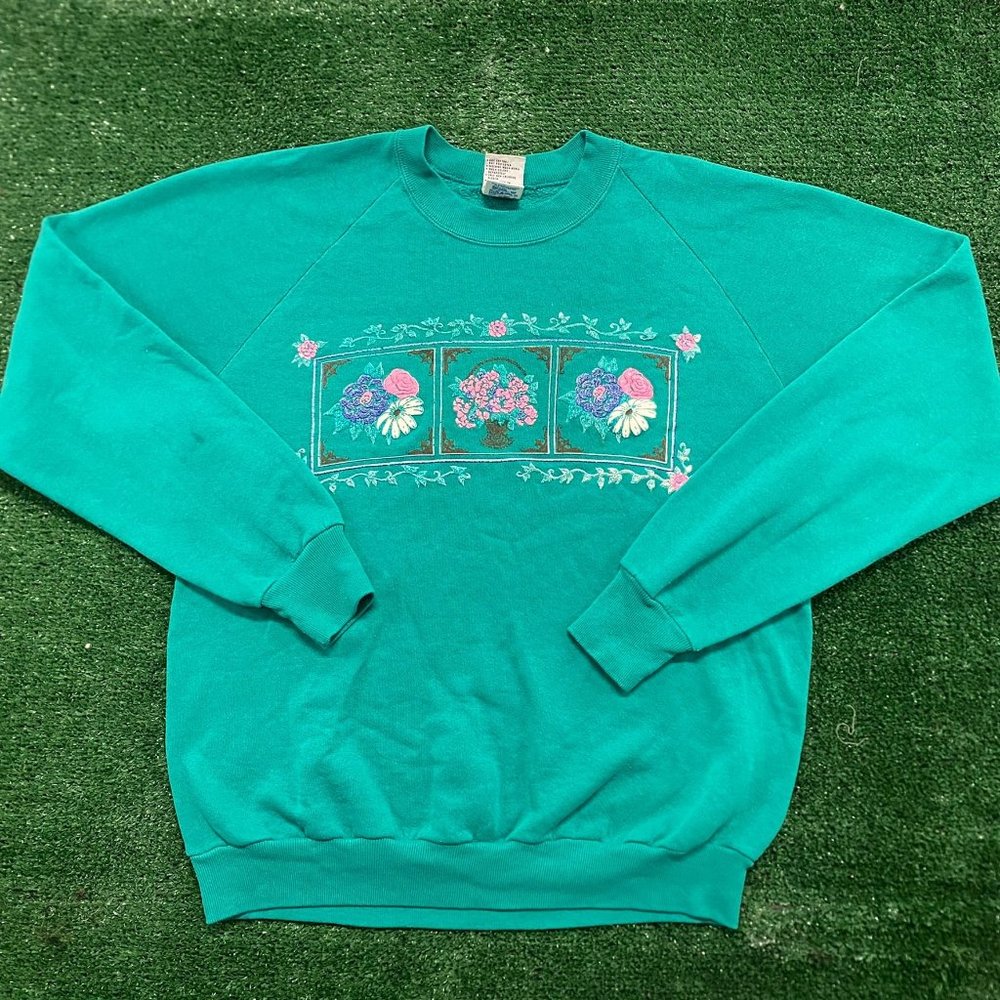 Vintage 80s Flowers Art Crewneck Sweatshirt Nature Floral Cottage Indie Grandma